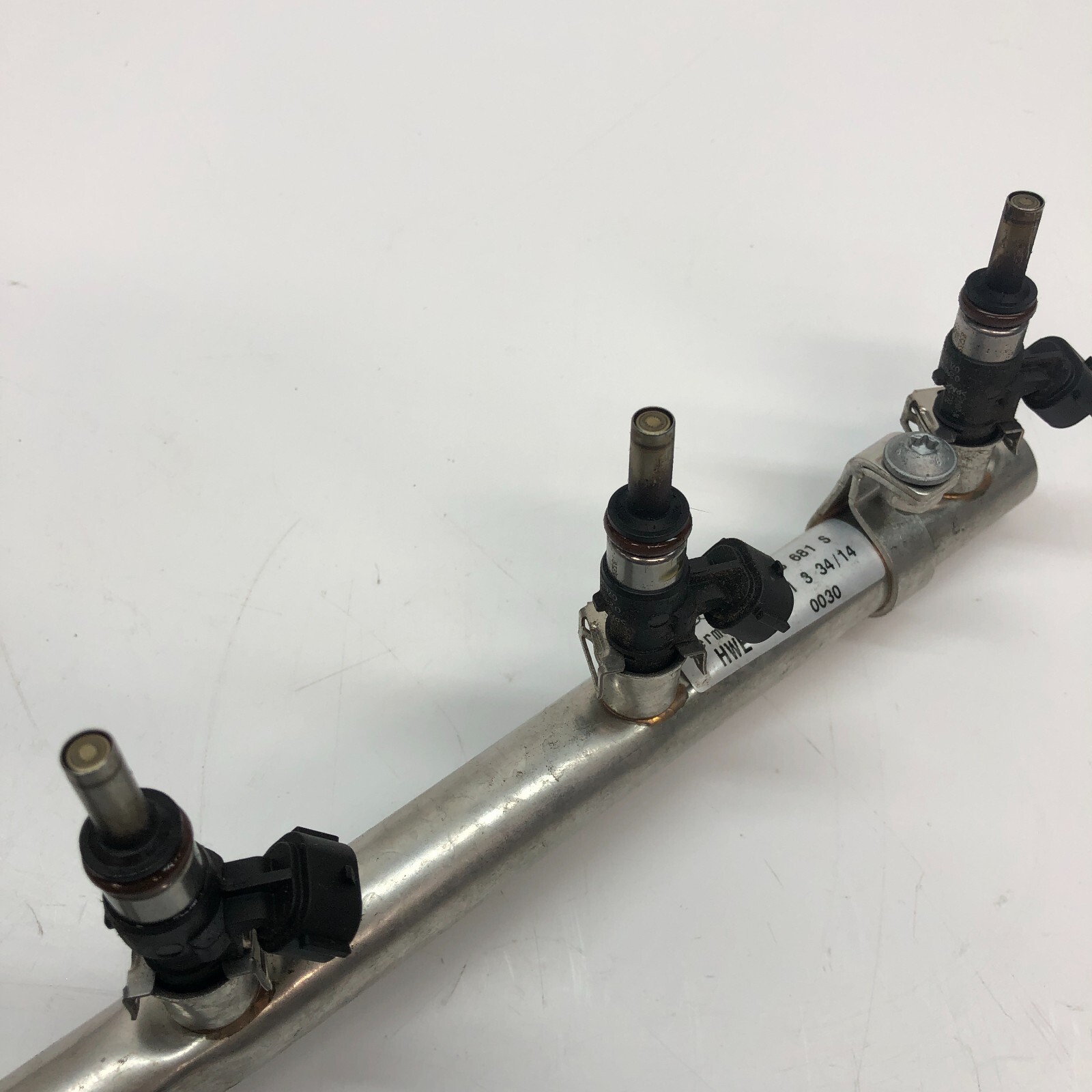 LAMBORGHINI HURACAN PASSENGER RIGHT FUEL RAIL INJECTOR OEM 07L133681S