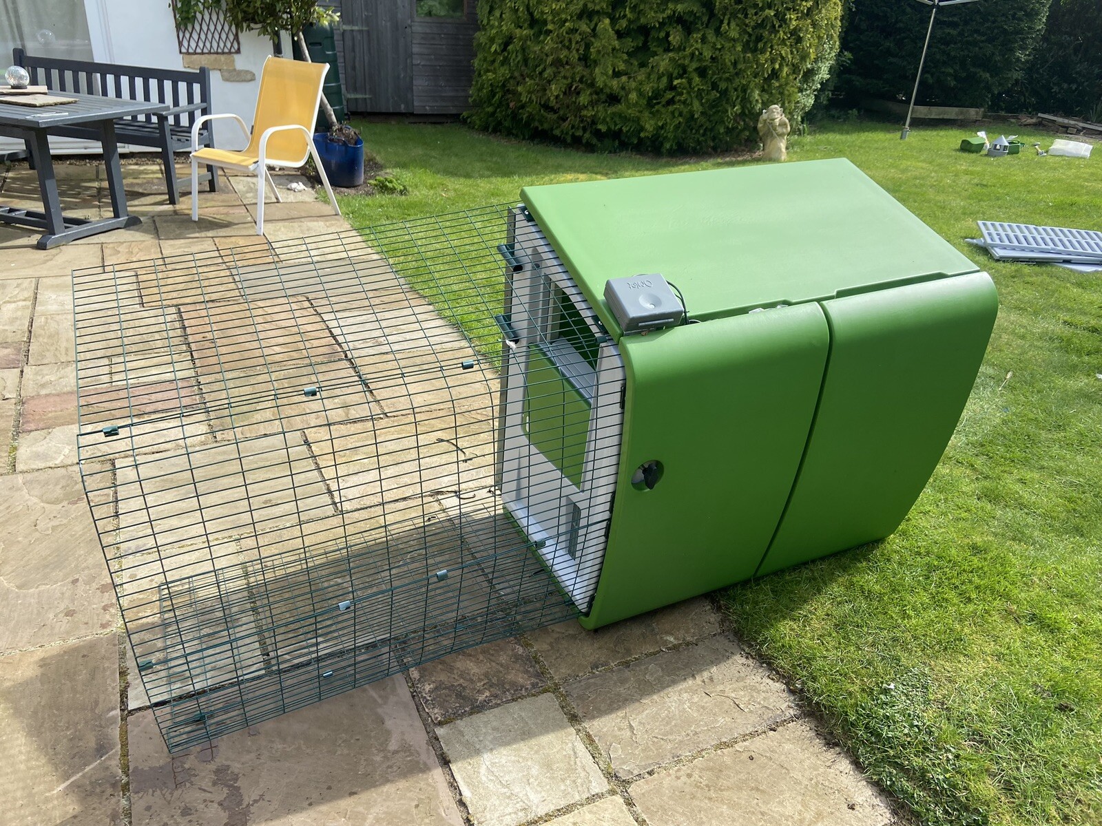 Omlet Eglu MK2 Cube, 4m Run, Auto door with coop light, walk in Run