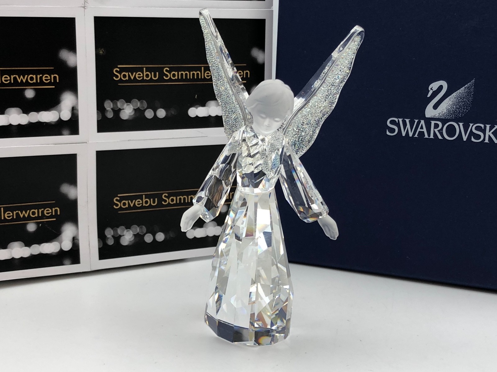 Swarovski Figur 946480 Engel mit funkelnden Flügeln 11,5 cm. Kiste und Zertifika Swarovski Figur 946480 Engel mit funkelnden Flügeln 11,5 cm. Kiste und Zertifika