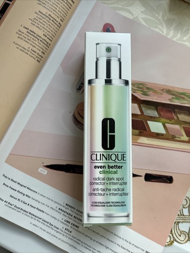 Clinique Even Better Clinical Radical Corrector de Manchas Oscuras + Interruptor 3.4oz - Imagen 1 de 10
