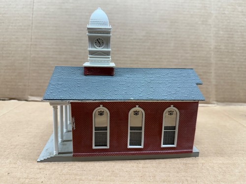 Vintage HO Scale COUNTY COURTHOUSE built up Train Layout Structure (30) - Picture 2 of 6
