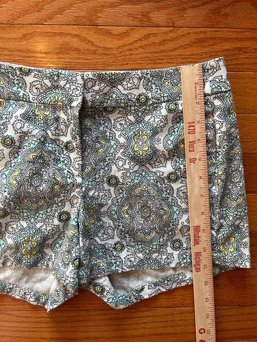 J. Crew Shorts Women’s Size 2 White Black Turquoise Paisley Chino Cotton Pockets - Picture 6 of 8