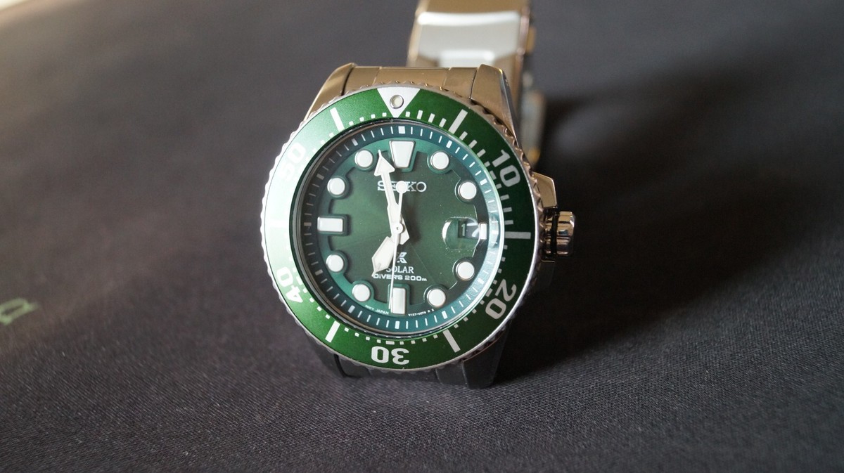 Seiko ProspeX SNE579P1 Air Divers Hulk Green Solar Quartz date@3