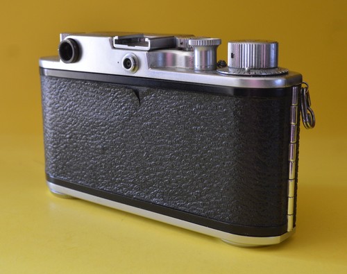Minolta 35 Series II with lens hood, filters, 2 extra bodies, case - Picture 4 of 13
