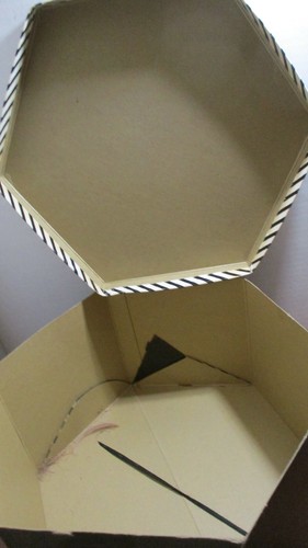 Vintage schwarze 6-seitige Sechseck Millinery Hutschachtel ~ 12 1/4 - 14" Durchmesser ~ 7" hoch - Bild 6 von 7