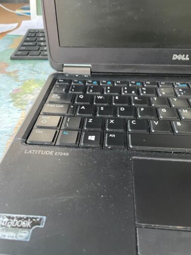 Dell Latitude E7240 Laptop - 12.5" Screen, Intel Core i5, 8GB RAM, 128GB SSD - Picture 4 of 21