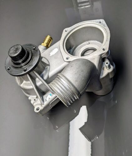 E31 M70 S70 V12 Water Pump Old BMW Part Number: 11510007041 - Foto 3 di 5