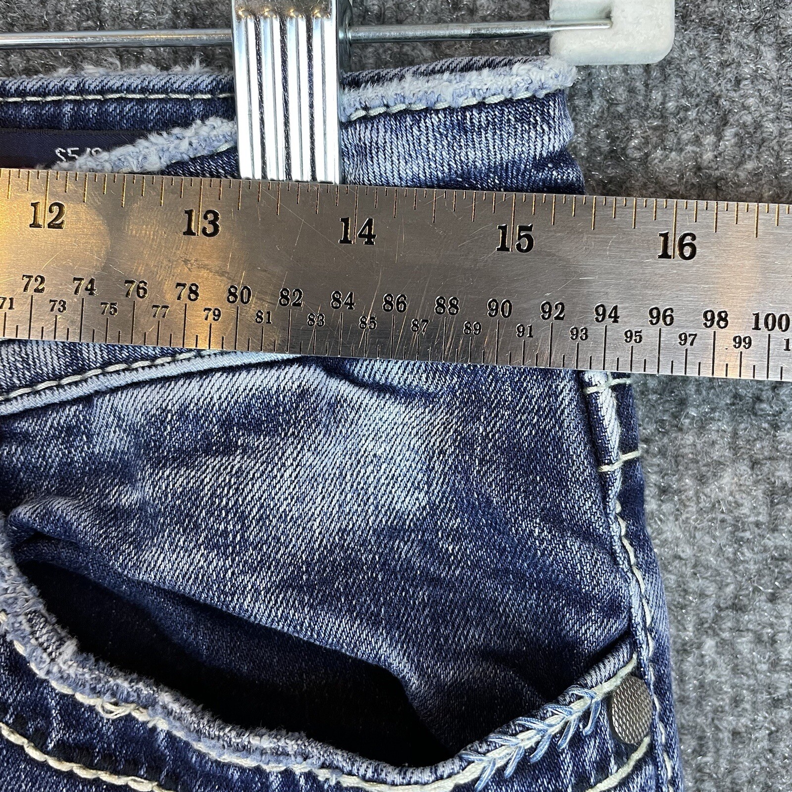 Vigoss Chelsea Capri Jeans Womens 5/6 L 21 Blue Embroidered Distressed