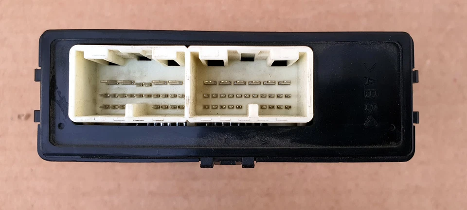 2010-2013 TOYOTA 4RUNNER Tailgate Liftgate Multiplex Control Module 89222-35030 - Image 3 of 4