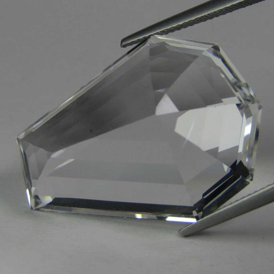 57.09Cts Mesmerizing 100% Natural White Quartz Huge Fancy Cut Loose Gem Ref VDO - Image 4 of 4