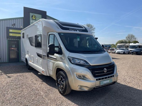 Swift Champagne 684 4 Berth 4 Belt End bedroom under 3500kg motorhome - Picture 10 of 20