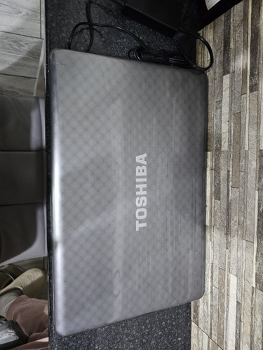 H986 TOSHIBA SAT 17.3" L775-17h LAPTOP Core I5 WIN 10 8gb Ram 500gb Hdd BD DRIVE - Picture 7 of 11