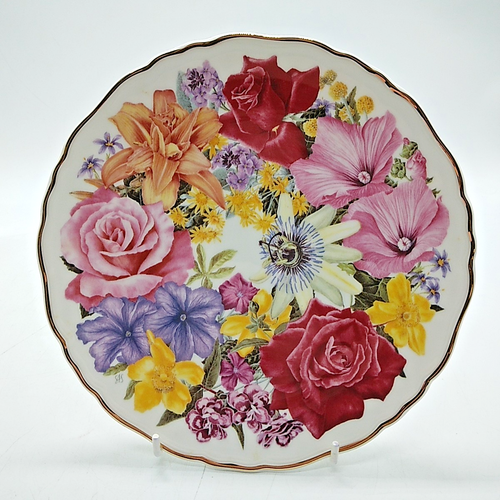 Royal Albert "A Bouquet for The Queen Mother" Plate Collection, Boxed, 7 Plates - Picture 14 of 24