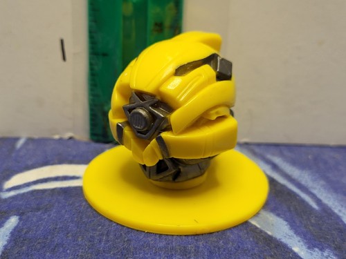 Transformers Bumblebee Cake Topper - Bild 2 von 2
