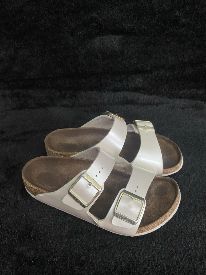 Sandalias Birkenstock Arizona Split Birko-Flor blancas/doradas juveniles talla US 2 EU 33 Foto 4 de 4