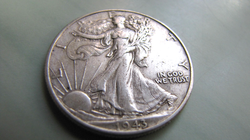 Medio dólar Walking Liberty 1943 P de plata • ligero tinte hermoso - Imagen 1 de 4