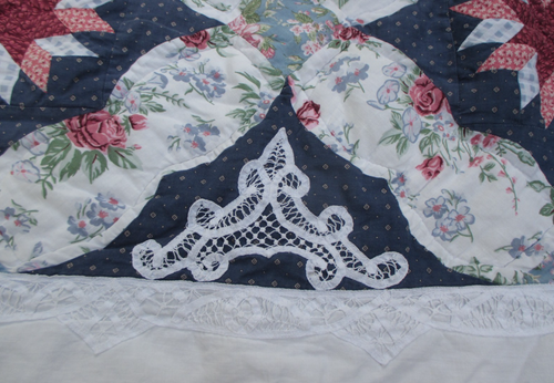 Quilted Patchwork 8 Point Star w/Lace Accent Floral Quilt Hand Sewn 79" x 63" - Picture 3 of 12