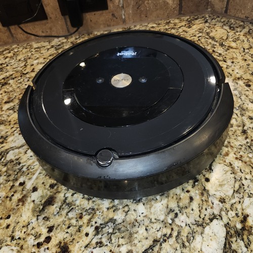 iRobot Roomba E5 Robot Vacuum – Works Great! Great Battery No Charger - Picture 9 of 9