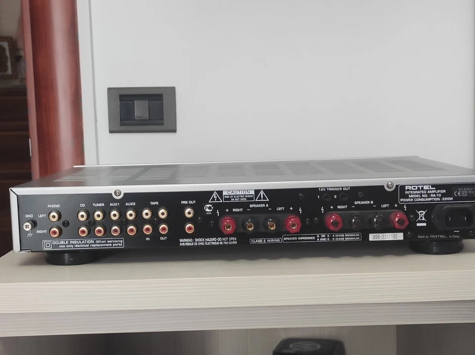 Amplificatore Rotel Ra10 Argento - Immagine 2 di 4