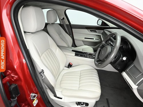2018 Jaguar XF 2.0d Portfolio Saloon 4dr Diesel Auto Euro 6 (s/s) (180 ps) Saloo - Picture 12 of 24