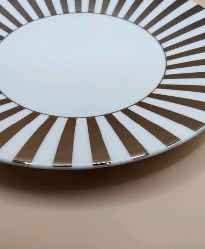Wedgwood Jasper Conran Platinum Striped Plate 23cm - Picture 2 of 5