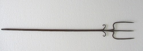 ANTIQUE VINTAGE ROASTING FORK 26.75 INCH . - Picture 3 of 7