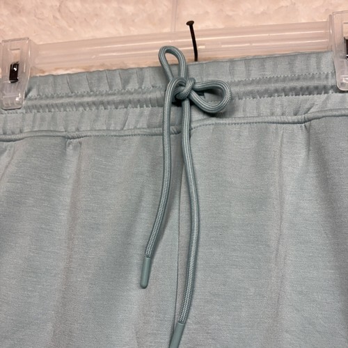 Member's Mark Women's 22.5" Inseam 4-Way Stretch Relaxed Fit Lounge Capri NWT - Picture 3 of 14
