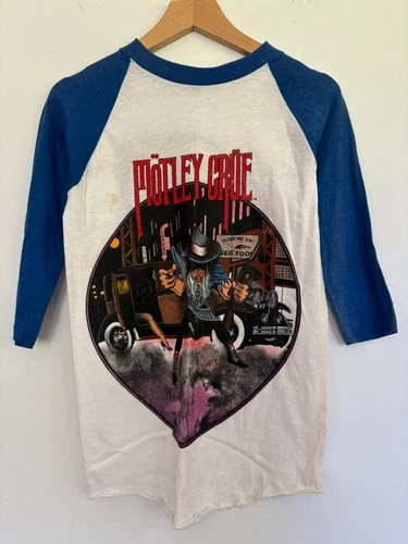 Vintage 1980s motley crue t tshirt tee raglan 1980s vintage concert t-shirt, vintage, single stitch, B+ condition