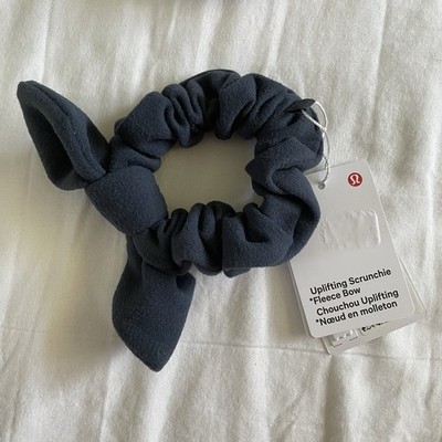 Lot Of 5 Lululemon Uplifting Scrunchie *Fleece Bow Navy Red  display picture 3