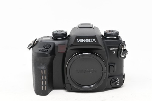 Minolta Maxxum 7 SLR 35mm Film Camera Body Only w/ Original Box - Picture 3 of 19