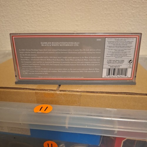 CORGI OOC OM42401 BLACK & WHITE MOTORWAYS DAIMLER COACH 1:76 Boxed (14) - Picture 3 of 6