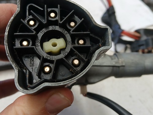 MERCEDES BENZ IGNITION SWITCH LOCK WITH KEY W124 S124 7 Pins - Picture 6 of 10