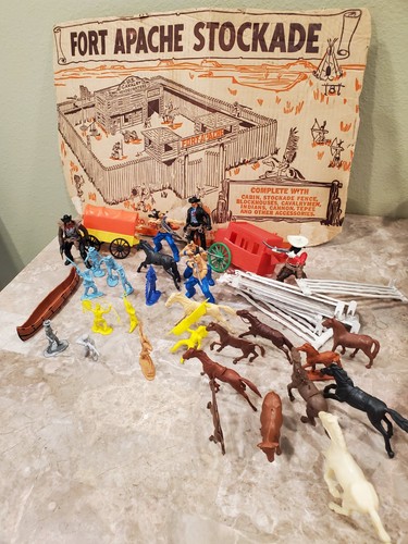 Vintage Marx Toys Fort Apache set - Picture 2 of 3