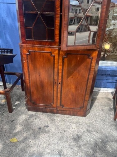 Antique English Mahogany Corner Cupboard, Glazed Doors to Top. - Picture 6 of 8