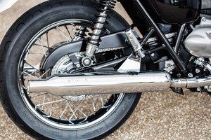 Triumph-Bonnevlle-T120-Chrome-Stainless-Steel-Slip-On-Exhaust-Triumph-motorcycle