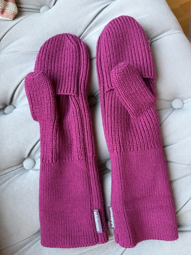 Lululemon Women Ribbed Merino Wool-Blend Knit Mittens pink pomegranate M/L - Picture 1 of 3