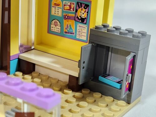 2013 Lego Friends 41005 Heartlake High - Picture 8 of 24
