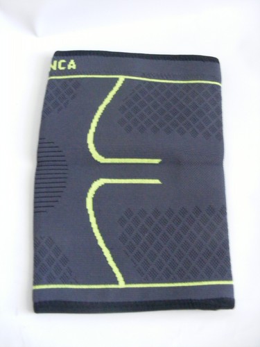 Neenca Knee Brace Sleeve Professional Extra Large Black Yellow 86% Nylon - Picture 3 of 6