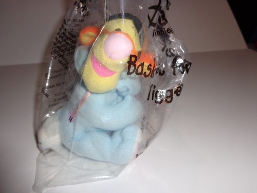 EASTER BASKET HUGGER TIGGER Dressed as a bunny Sealed - Picture 3 of 4