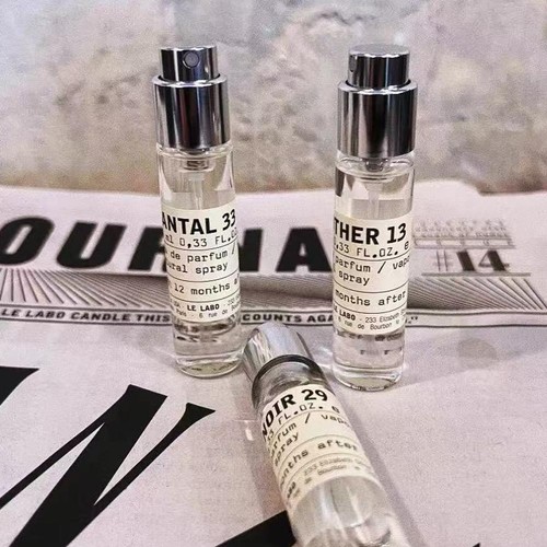Caja de viaje portátil LE LABO Santal 33/13/29 EAU DE PARFUM 0,33 FL oz/-10 ml - Imagen 4 de 15