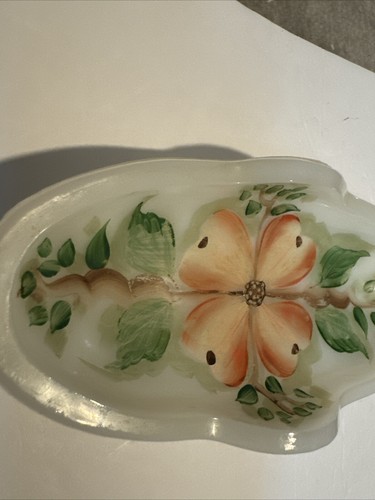Vintage White Milk Glass Daisy And Button Handpainted Floral Vanity Dish - Picture 4 of 5