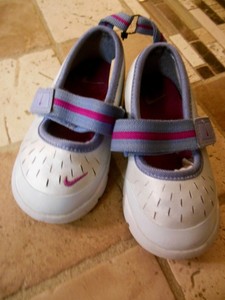 nike mary jane sneakers