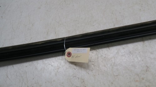 2016-2019 Ford Explorer OEM Right Front Door Window Belt Molding - Picture 9 of 9