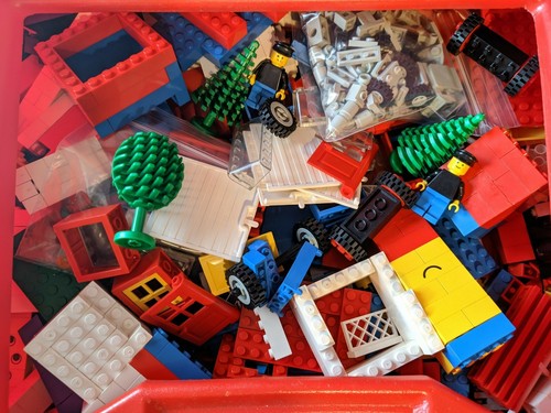Lote de estuche de transporte de almacenamiento Lego vintage con ladrillos/bloques/minifiguras 1985 - Imagen 2 de 11