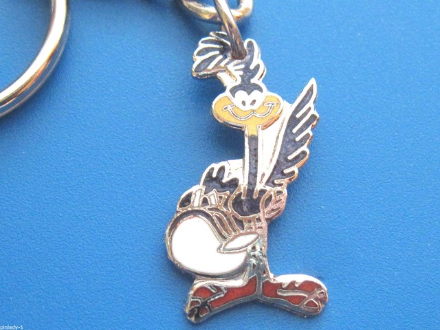 Plymouth roadrunner road runner  keychain standingcutout gift boxed