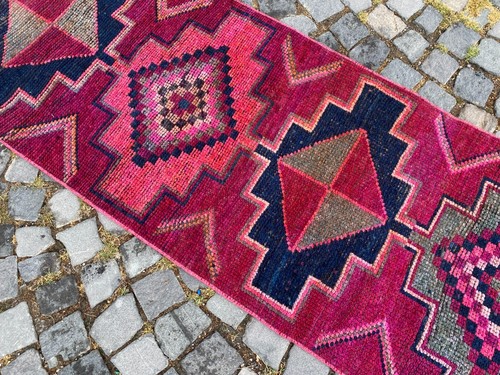 Bohemian rugs, Runner rug, Handmade, Turkish rug, Vintage, Wool | 2,4 x 8,2 ft - Picture 9 of 10