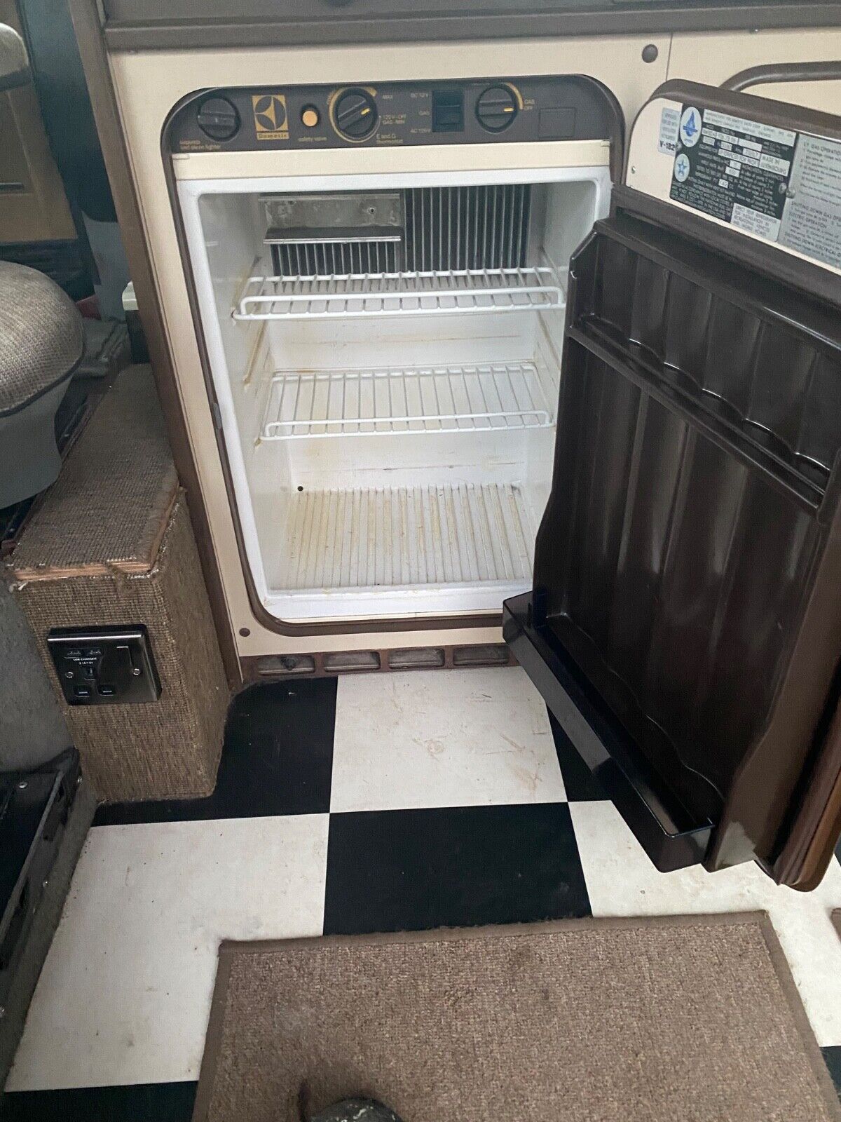 Picture 10 of 24