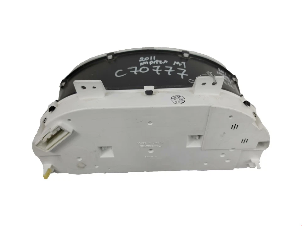 2010-2011 Subaru Impreza механическая коробка передач MT спидометр KPH инструментальный OEM - Изображение 2 из 4