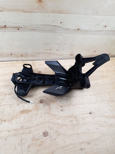 Genuine Yamaha YZF R1 2015-2016 Plate Holder 2CR-2162R-00 - Picture 7 of 9