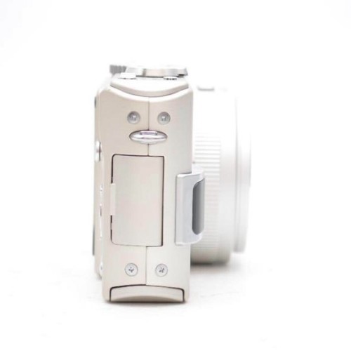 Panasonic Digital Camera Lumix LX Series DMC-LX1 Silver 8.1MP Compact Camera - Picture 6 of 9
